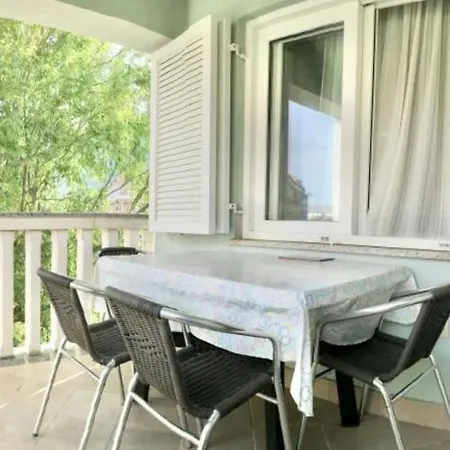 Fuer 4 Personen Ca, 55 M Sup2 In Baska, Adriakueste Kroatien Kroatische Inseln Apartment *