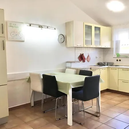 Fuer 4 Personen Ca, 55 M Sup2 In Baska, Adriakueste Kroatien Kroatische Inseln * Baska (Krk)