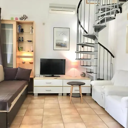 Fuer 4 Personen Ca, 55 M Sup2 In Baska, Adriakueste Kroatien Kroatische Inseln * Baska (Krk)