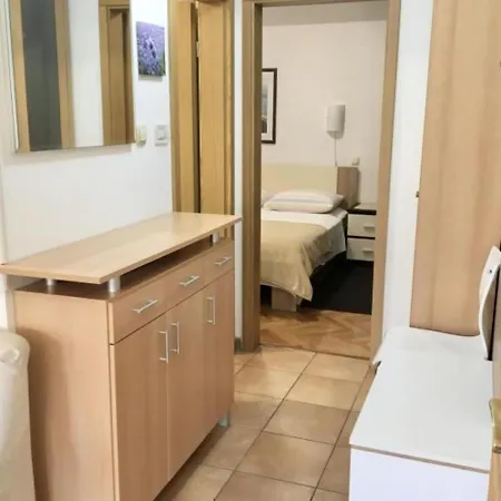 Fuer 4 Personen Ca, 55 M Sup2 In Baska, Adriakueste Kroatien Kroatische Inseln Apartment